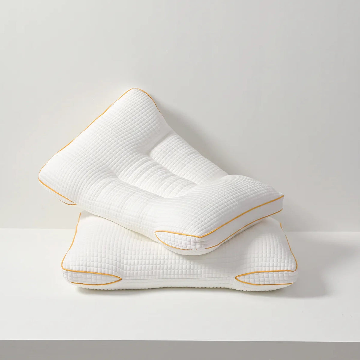 Zwei ergonomische Erwachsenenkissen von La P’tite Nuit